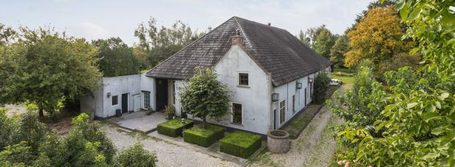 Herbestemmen karakteristieke boerderij Dongen